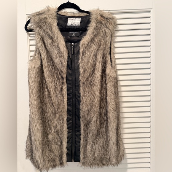 Kensie Faux Fur Vest with Zipper - Picture 1 of 4